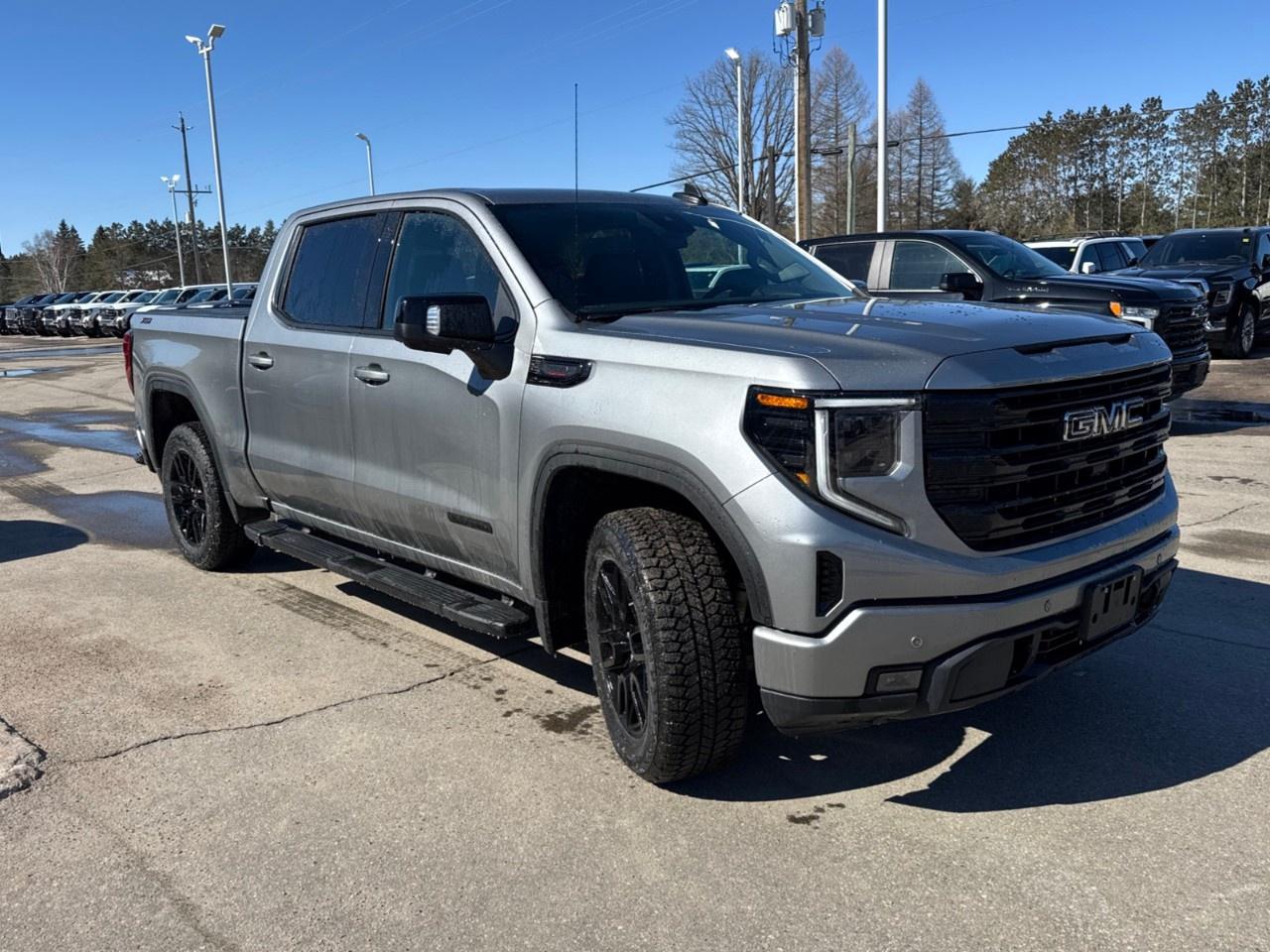 2026 GMC Sierra 1500 Crew Cab Short Box 4-Wheel Drive Elevation Photo2