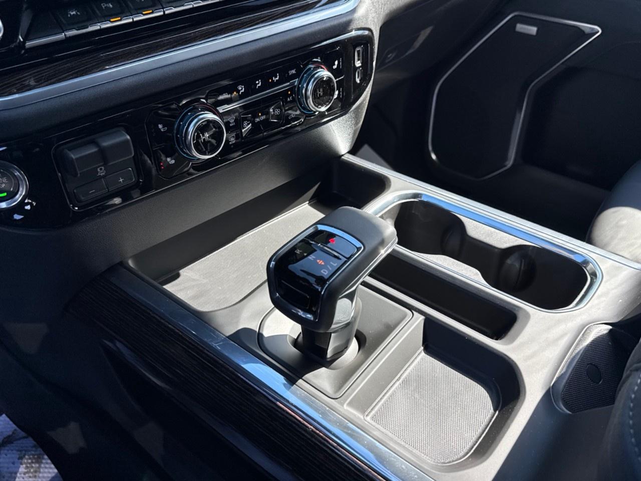 2026 GMC Sierra 1500 Crew Cab Short Box 4-Wheel Drive Elevation Photo