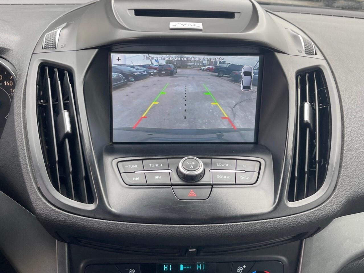 2017 Ford Escape FWD 4dr SE Backup cam/heated seats/air conditionin Photo