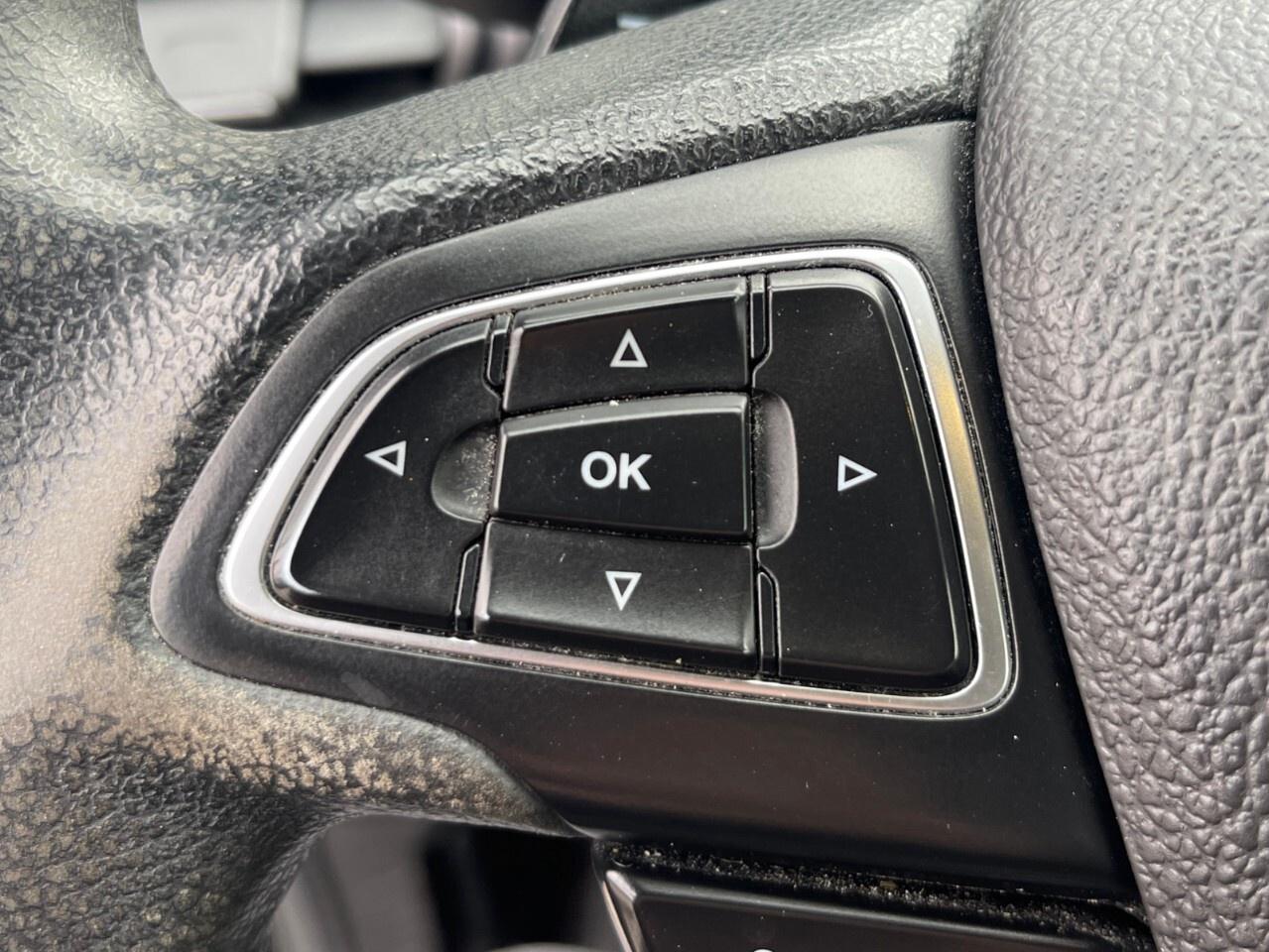 2017 Ford Escape FWD 4dr SE Backup cam/heated seats/air conditionin Photo