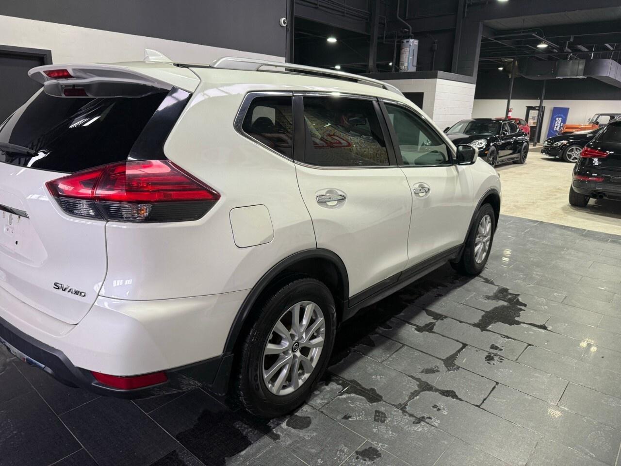 2017 Nissan Rogue AWD 4dr SV 2017 Nissan rogue all-wheel-drive SV Photo