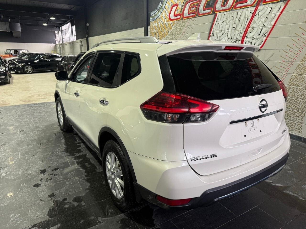 2017 Nissan Rogue AWD 4dr SV 2017 Nissan rogue all-wheel-drive SV Photo