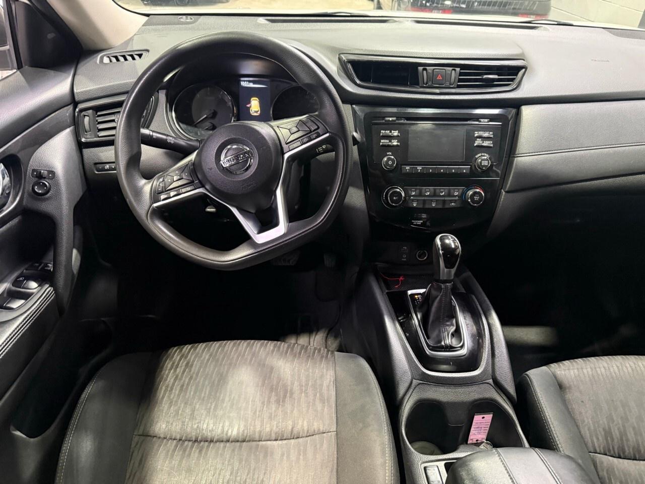 2017 Nissan Rogue AWD 4dr SV 2017 Nissan rogue all-wheel-drive SV Photo