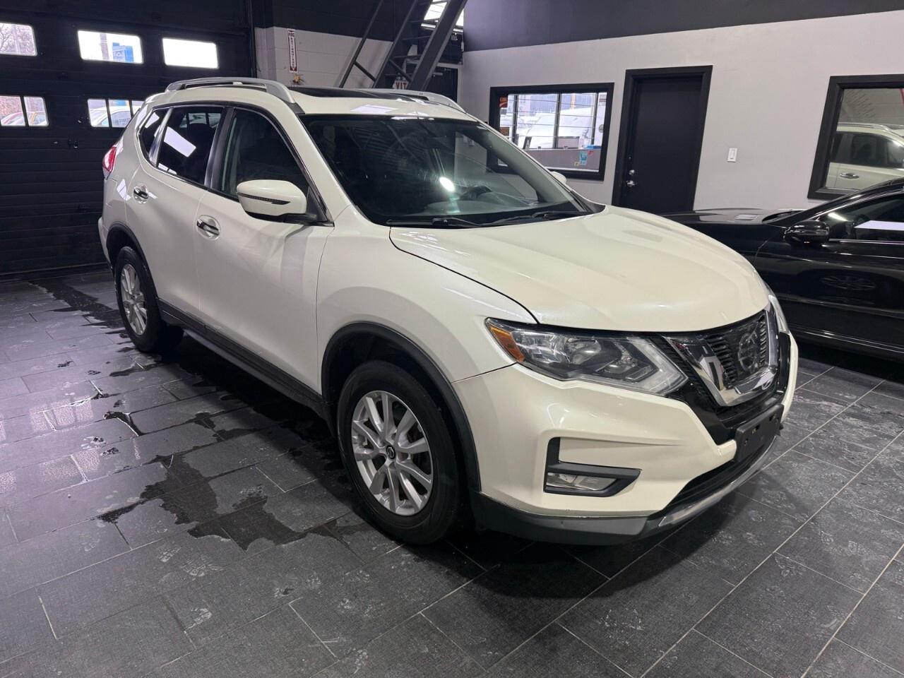 2017 Nissan Rogue AWD 4dr SV 2017 Nissan rogue all-wheel-drive SV Photo