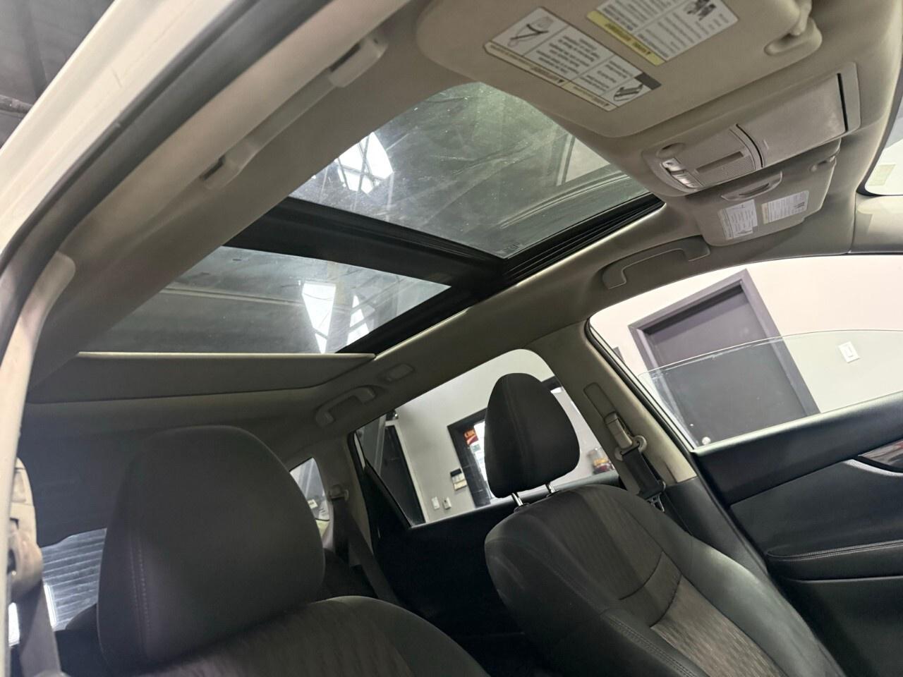 2017 Nissan Rogue AWD 4dr SV 2017 Nissan rogue all-wheel-drive SV Photo