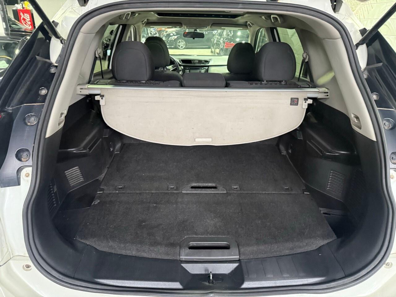 2017 Nissan Rogue AWD 4dr SV 2017 Nissan rogue all-wheel-drive SV Photo