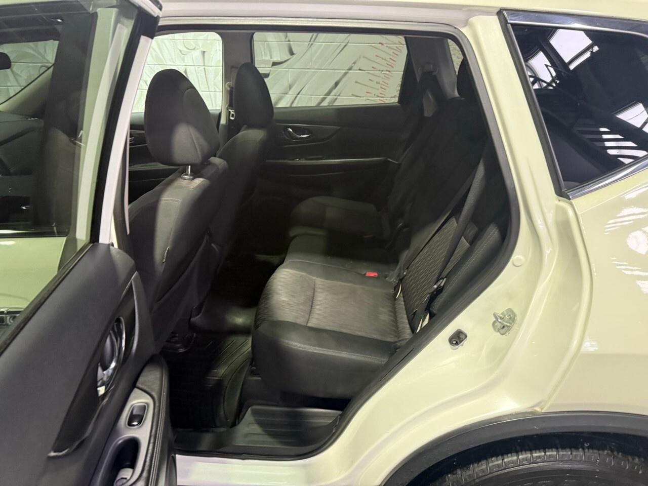 2017 Nissan Rogue AWD 4dr SV 2017 Nissan rogue all-wheel-drive SV Photo