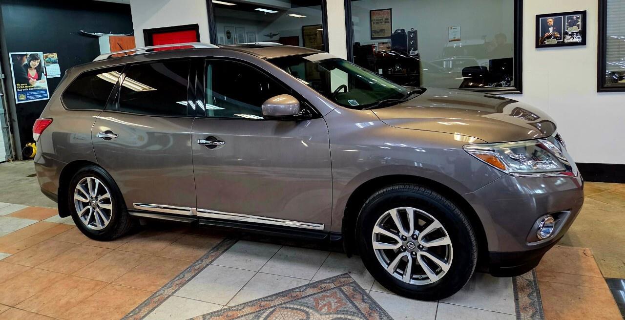 2013 Nissan Pathfinder 4WD 4dr SL Clean CarFax/Full Sunroof/Leather Loade Photo