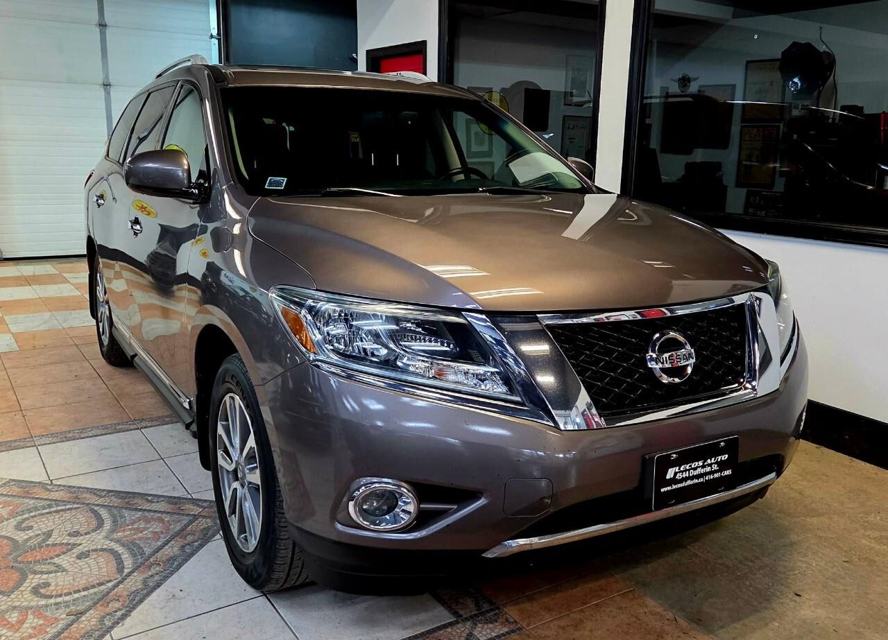 2013 Nissan Pathfinder 4WD 4dr SL Clean CarFax/Full Sunroof/Leather Loade Photo