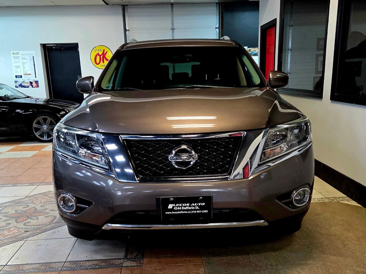 2013 Nissan Pathfinder 4WD 4dr SL Clean CarFax/Full Sunroof/Leather Loade Photo2