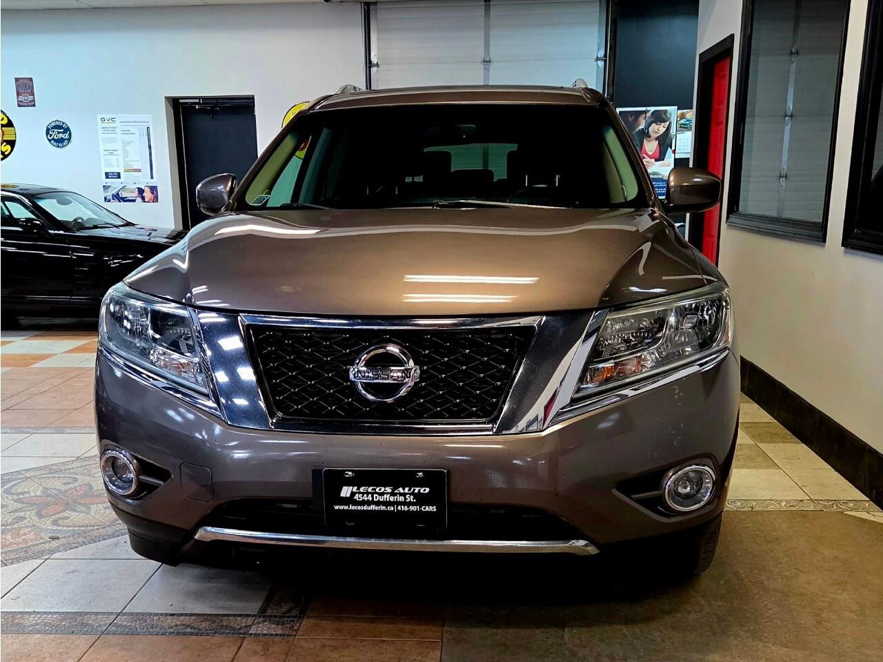 2013 Nissan Pathfinder 4WD 4dr SL Clean CarFax/Full Sunroof/Leather Loade Photo