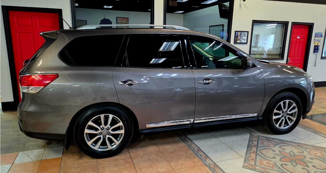 2013 Nissan Pathfinder 4WD 4dr SL Clean CarFax/Full Sunroof/Leather Loade Photo