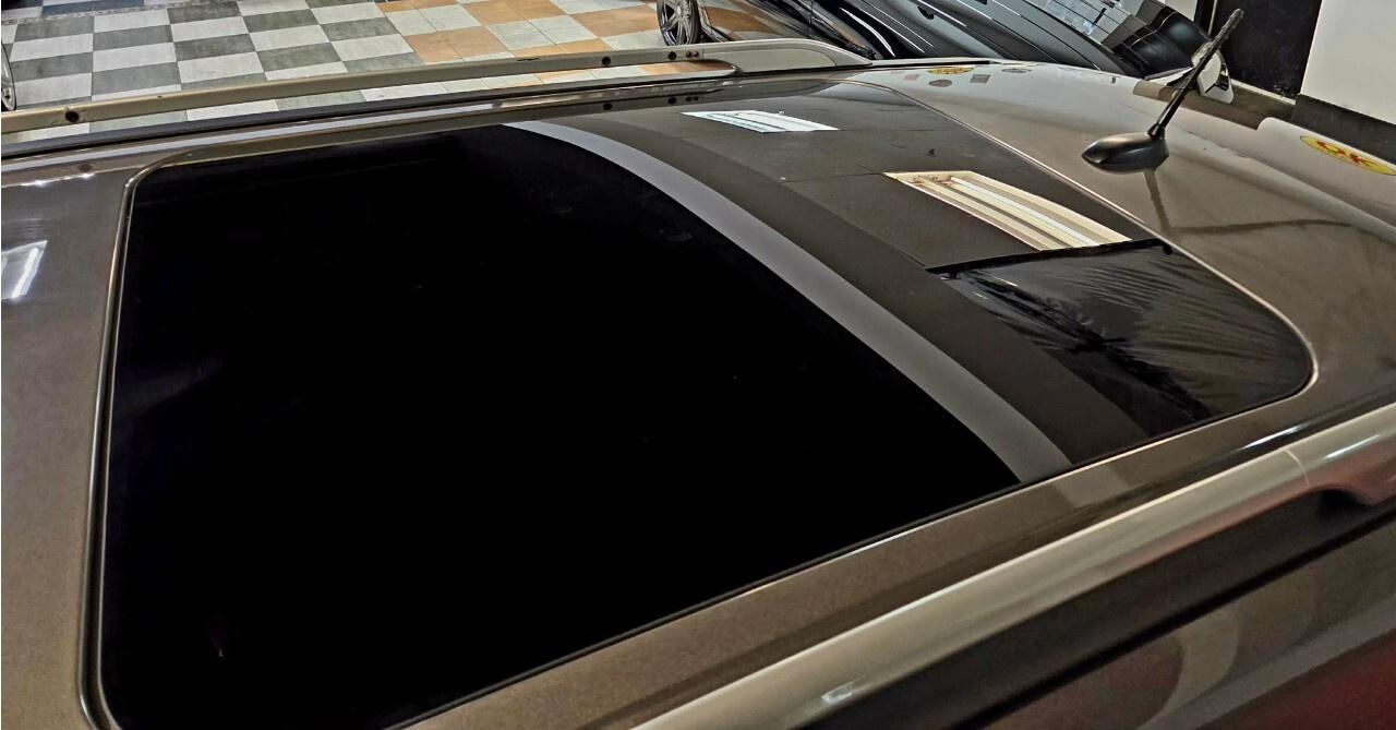 2013 Nissan Pathfinder 4WD 4dr SL Clean CarFax/Full Sunroof/Leather Loade Photo