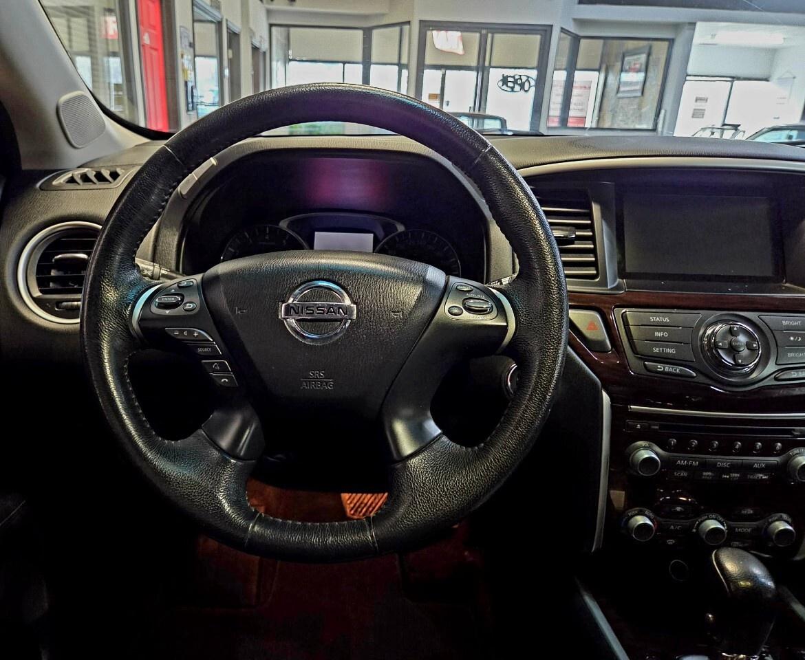 2013 Nissan Pathfinder 4WD 4dr SL Clean CarFax/Full Sunroof/Leather Loade Photo