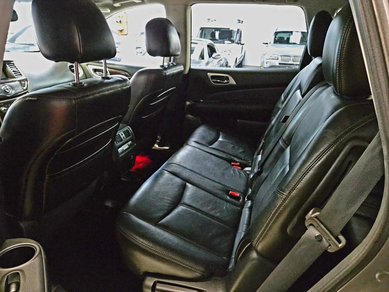 2013 Nissan Pathfinder 4WD 4dr SL Clean CarFax/Full Sunroof/Leather Loade Photo