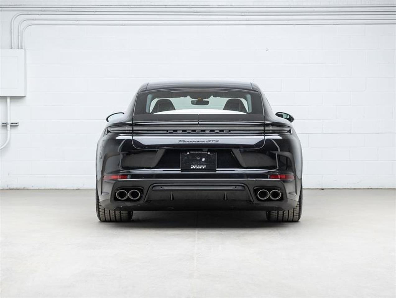 2026 Porsche Panamera  Photo