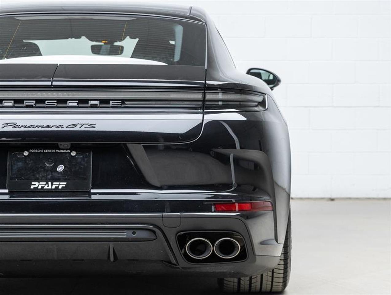 2026 Porsche Panamera  Photo