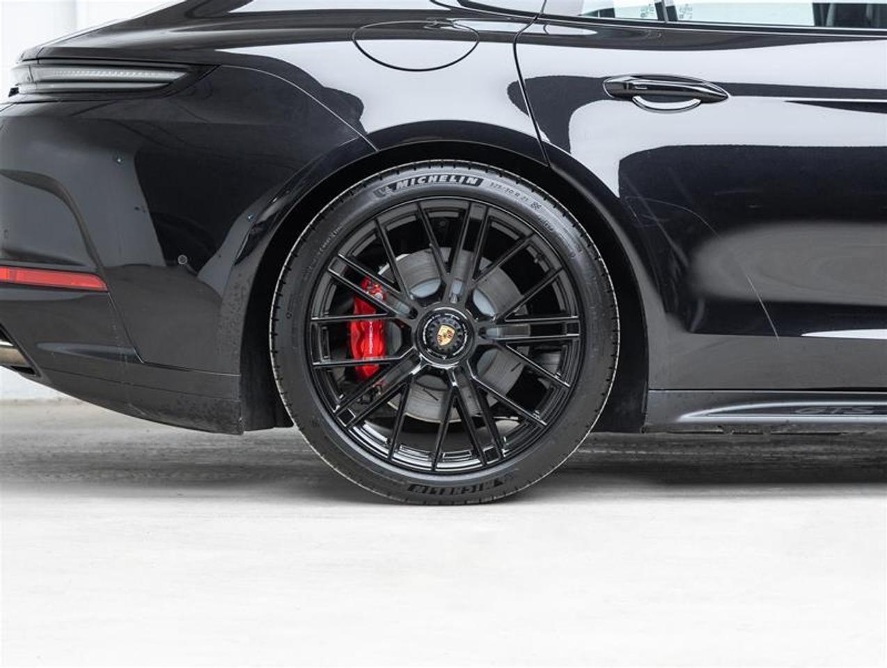 2026 Porsche Panamera  Photo