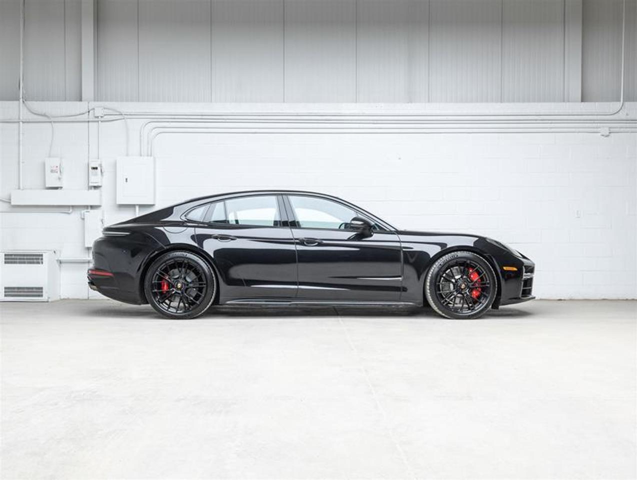2026 Porsche Panamera  Photo