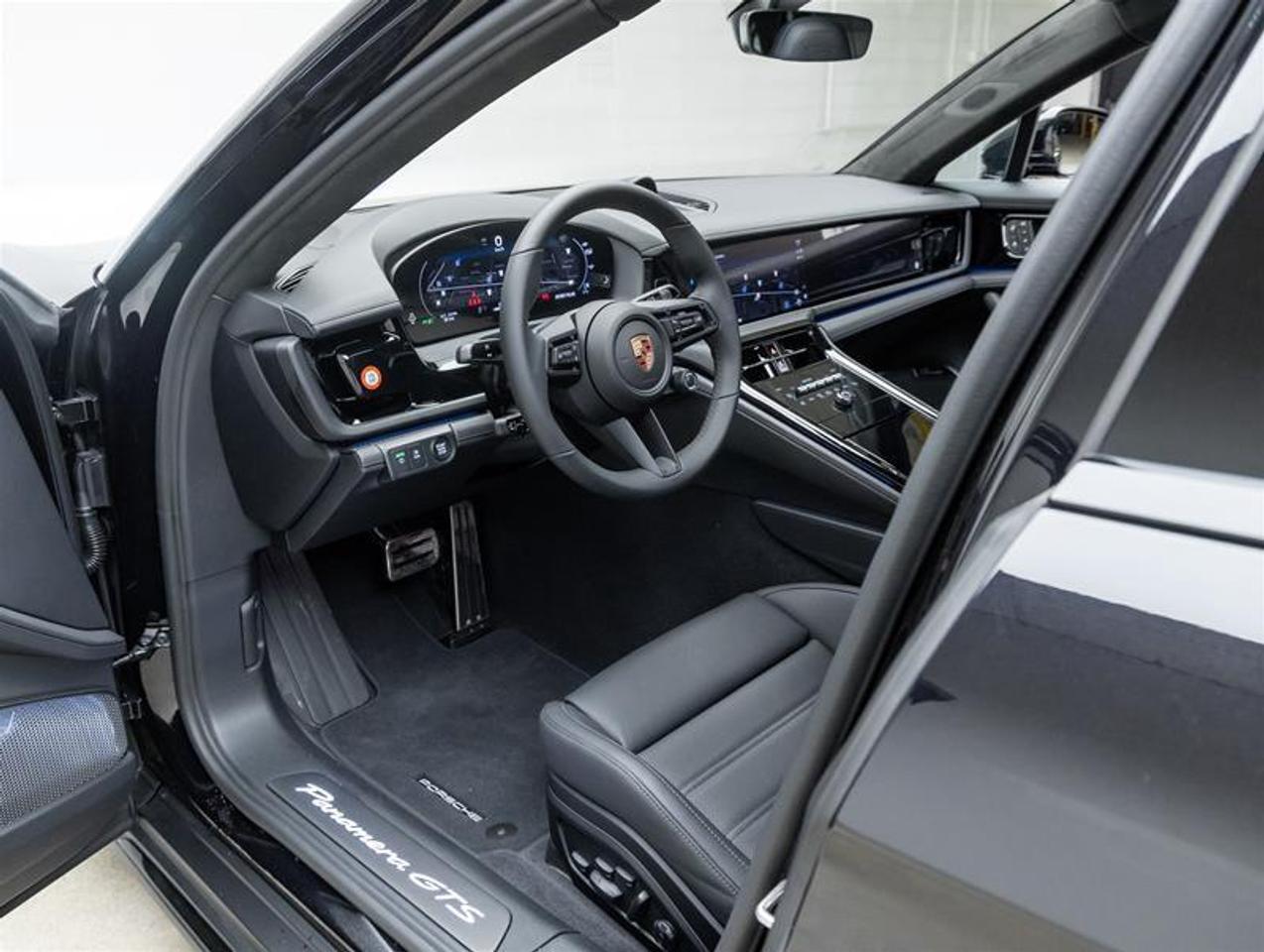 2026 Porsche Panamera  Photo