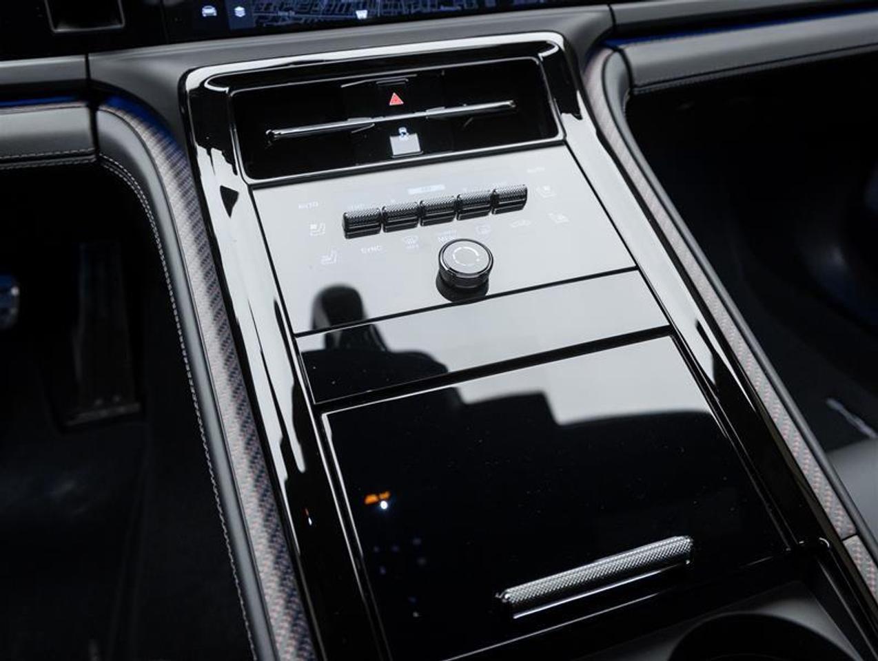 2026 Porsche Panamera  Photo