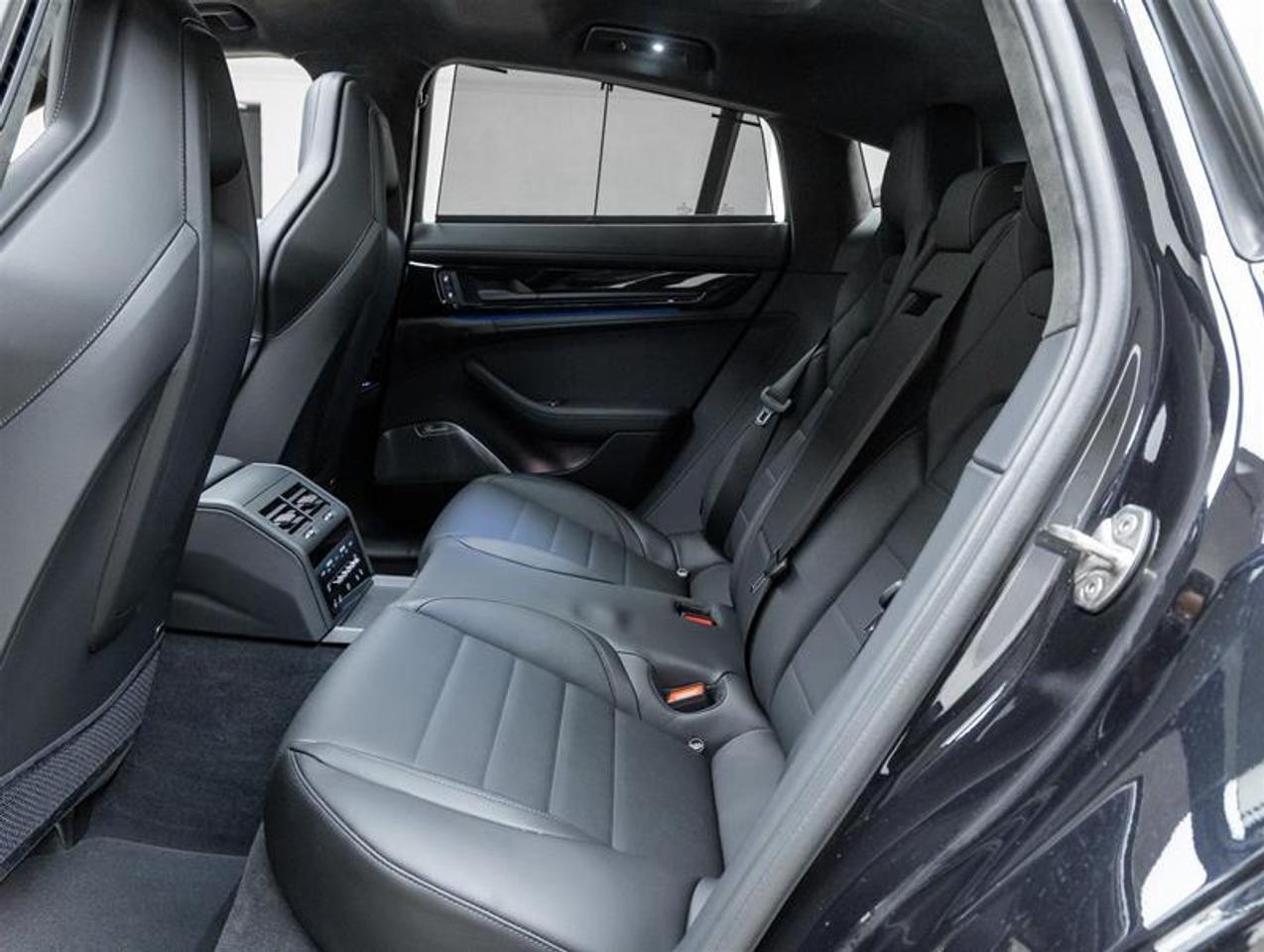 2026 Porsche Panamera  Photo