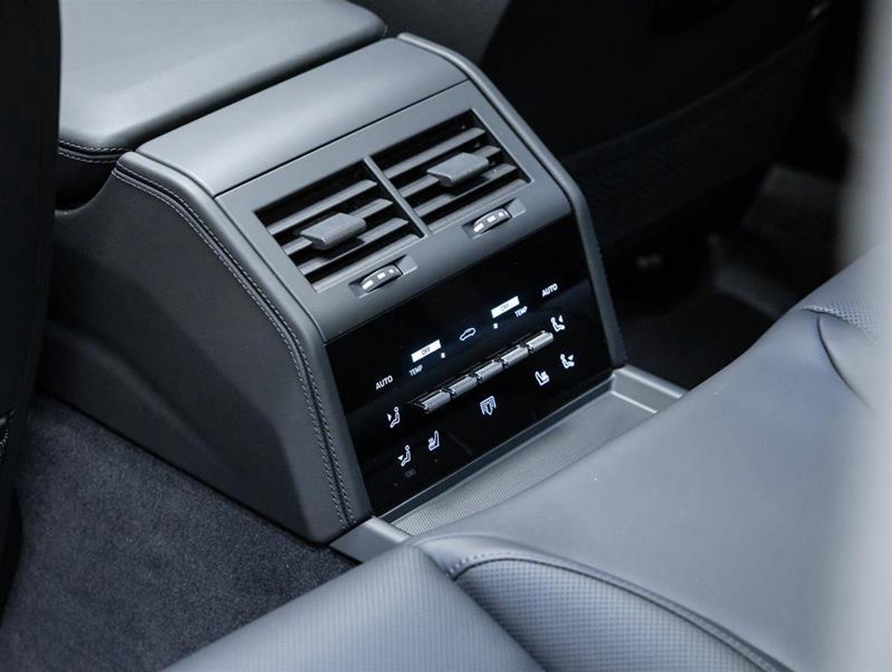 2026 Porsche Panamera  Photo