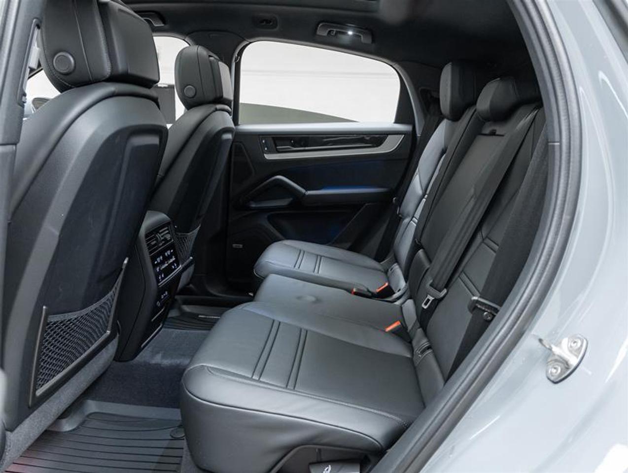 2026 Porsche Cayenne  Photo