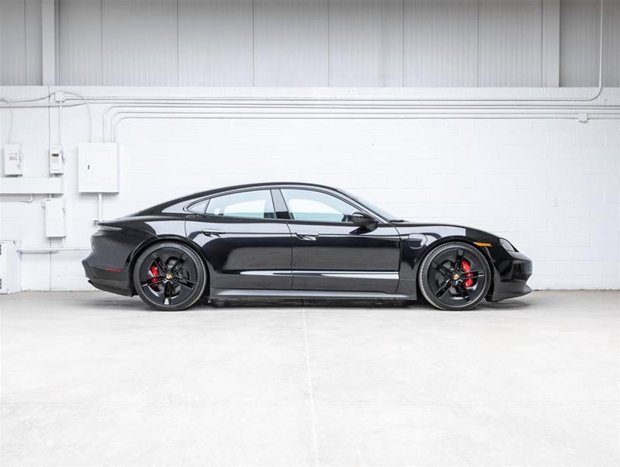 2025 Porsche Taycan  Photo