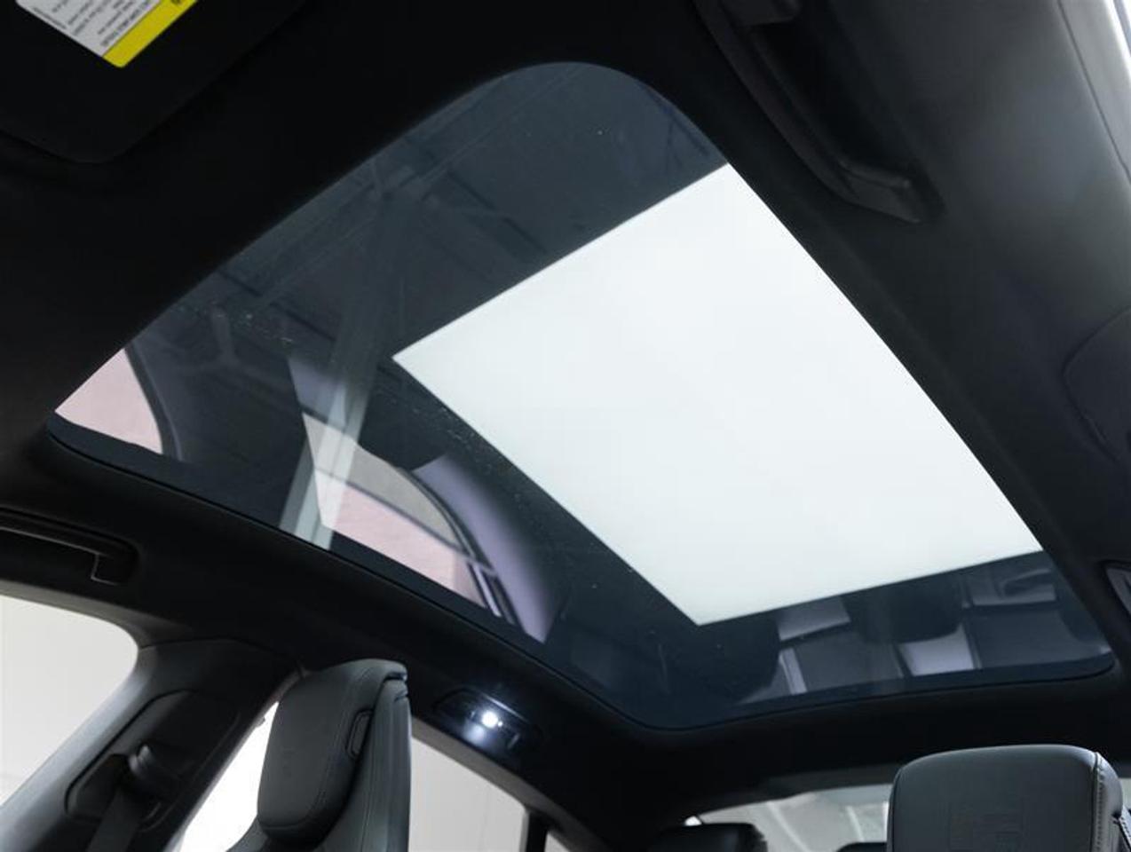 2025 Porsche Taycan  Photo