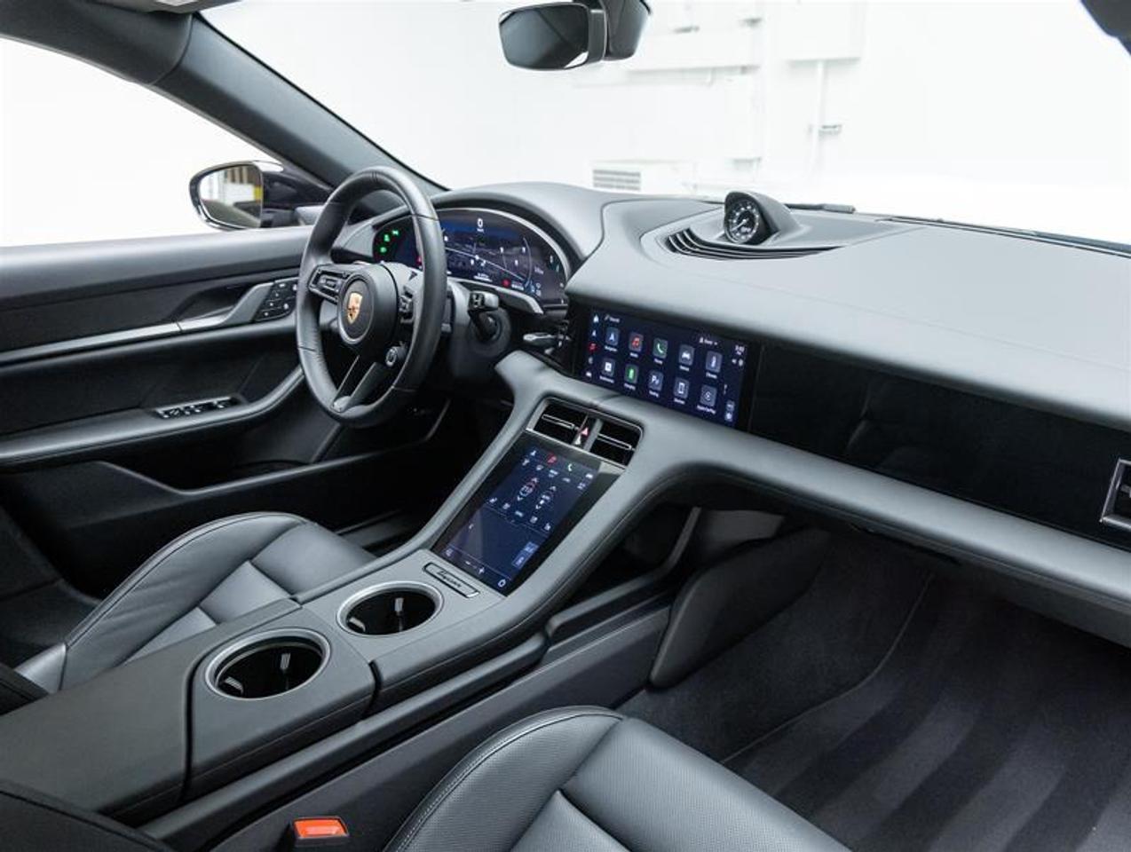 2025 Porsche Taycan  Photo