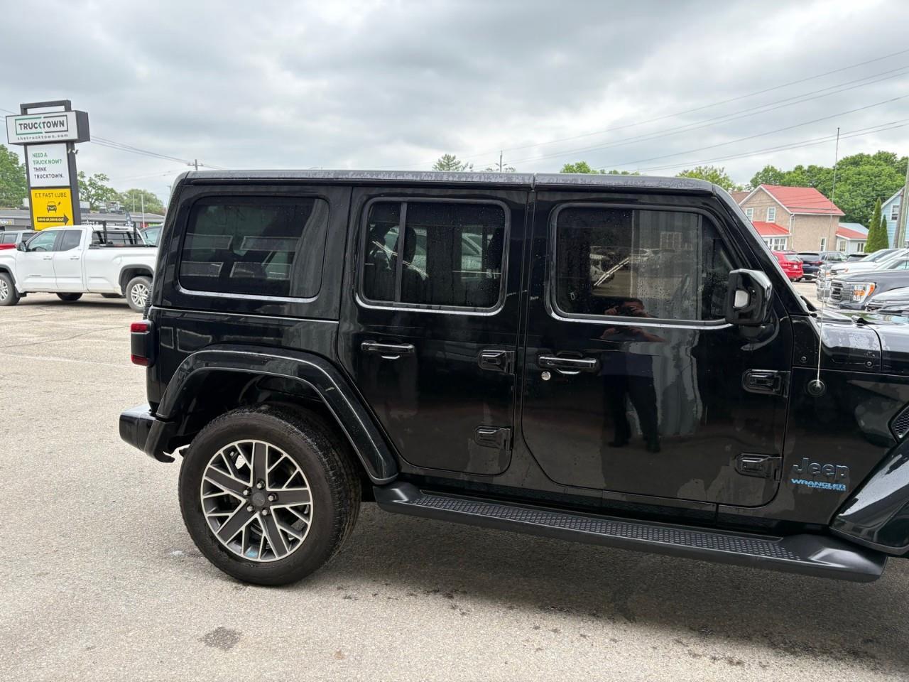 2022 Jeep Wrangler Unlimited 4xe Sahara 4dr 4x4 Photo4