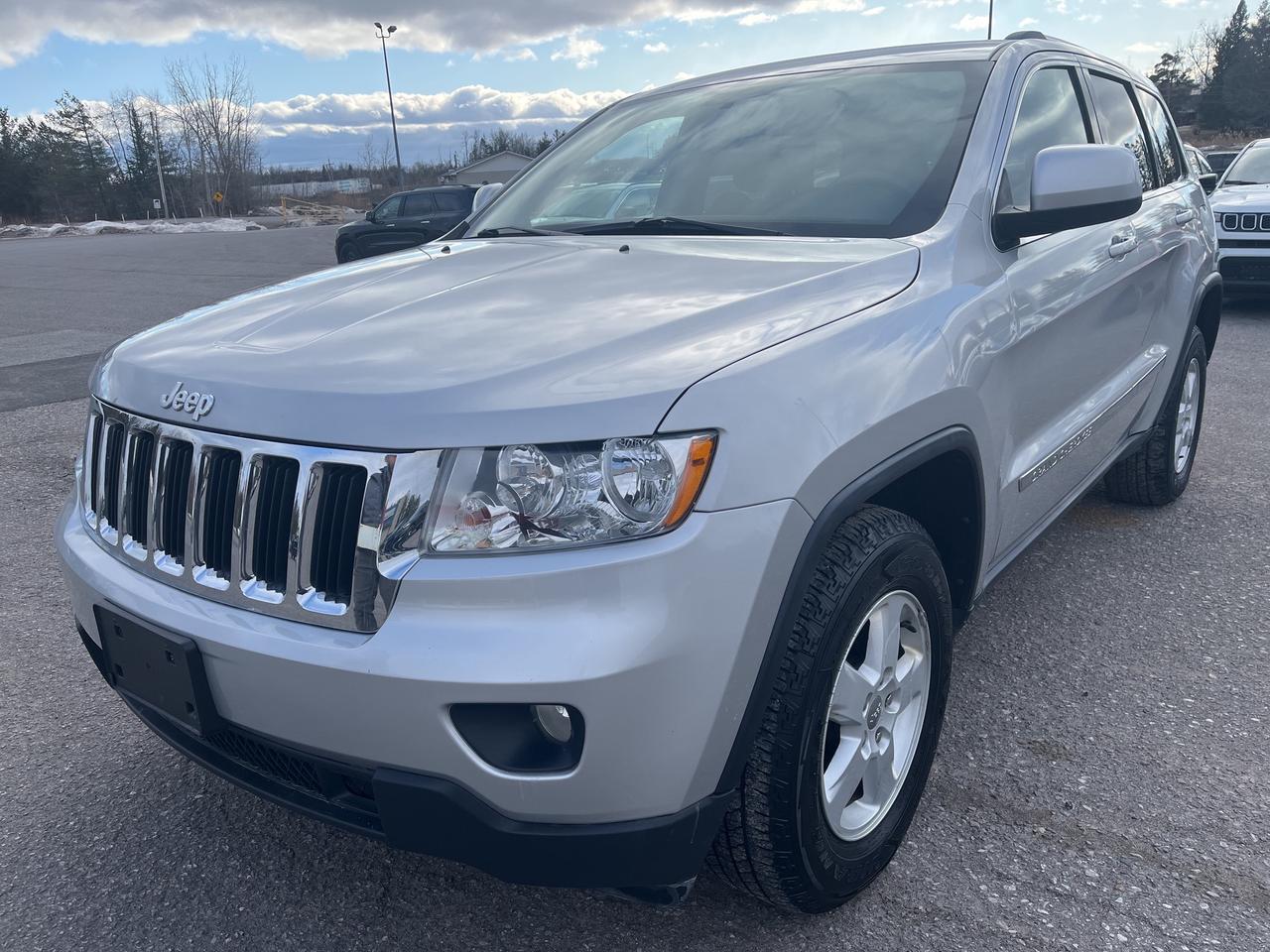 2012 Jeep Grand Cherokee Laredo - Dual Climate - Sat Radio Photo0