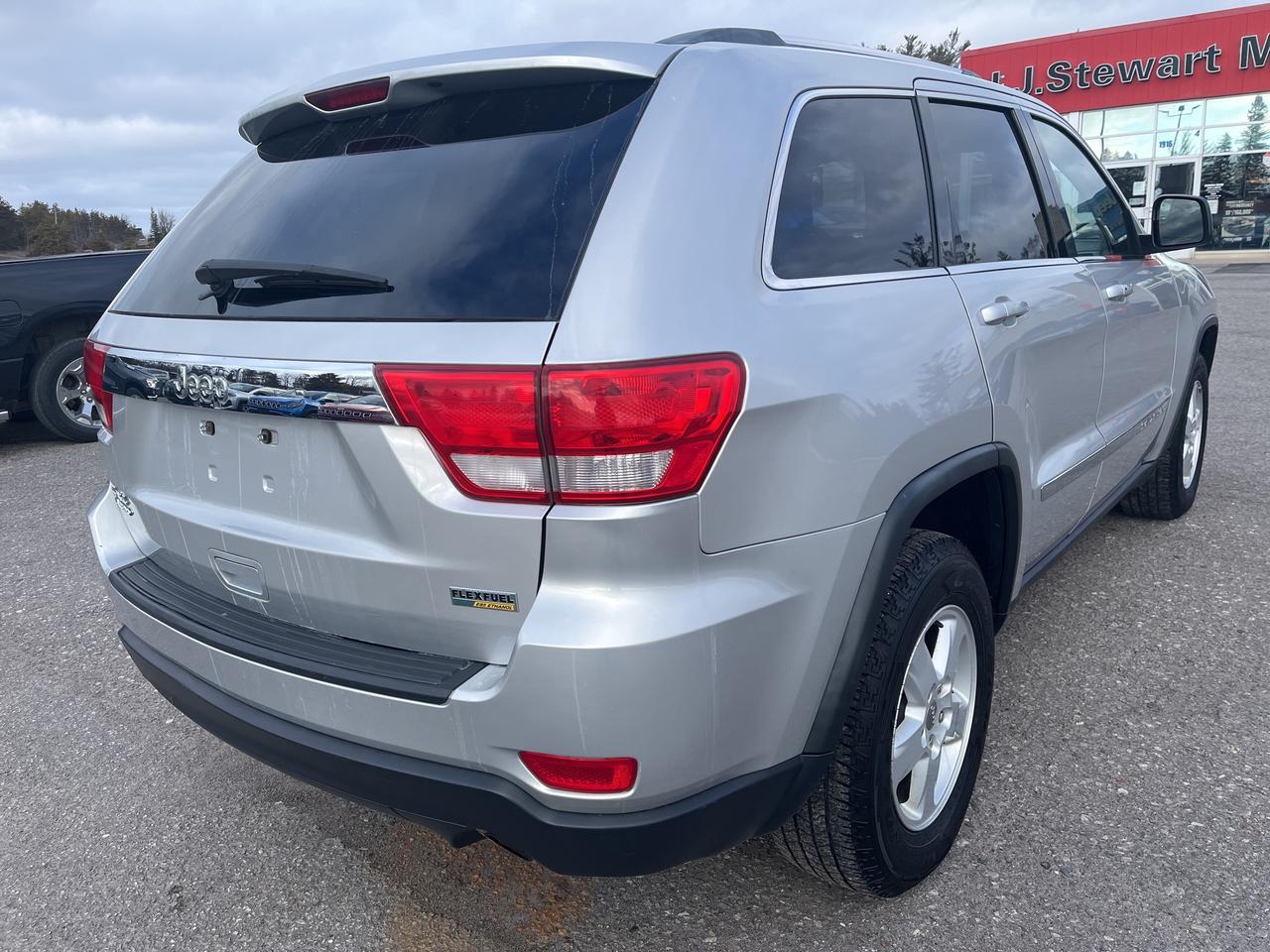 2012 Jeep Grand Cherokee Laredo - Dual Climate - Sat Radio Photo