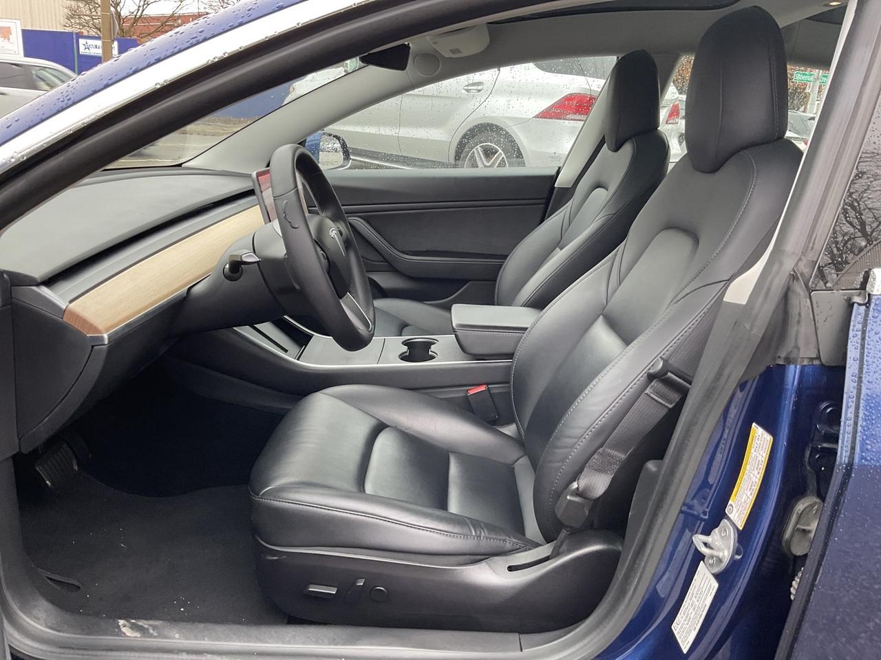 2020 Tesla Model 3 LONGE RANGE AWD - LEATHER! NAV! CAMERAS! LOW EV RA Photo