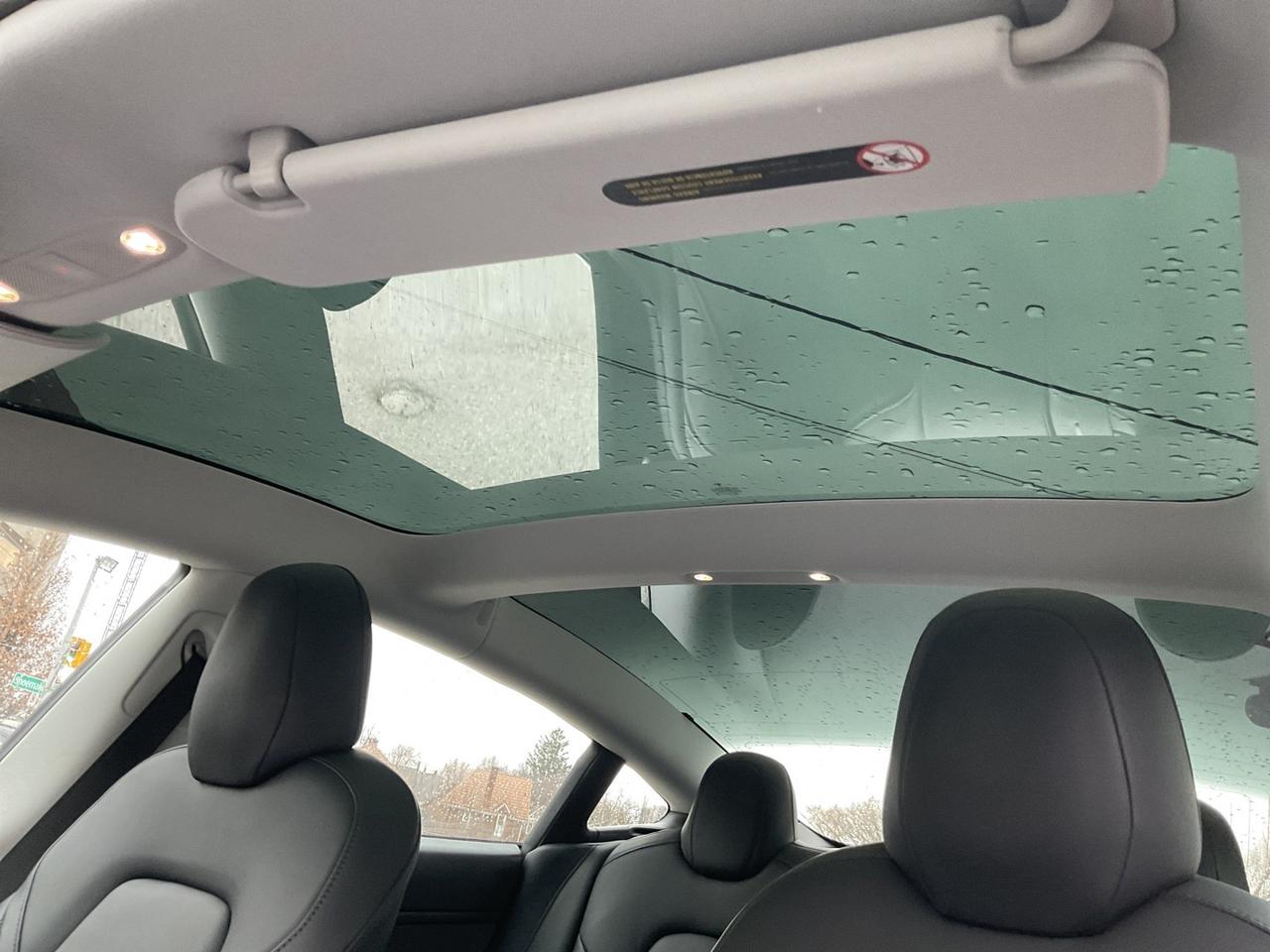 2020 Tesla Model 3 LONGE RANGE AWD - LEATHER! NAV! CAMERAS! LOW EV RA Photo