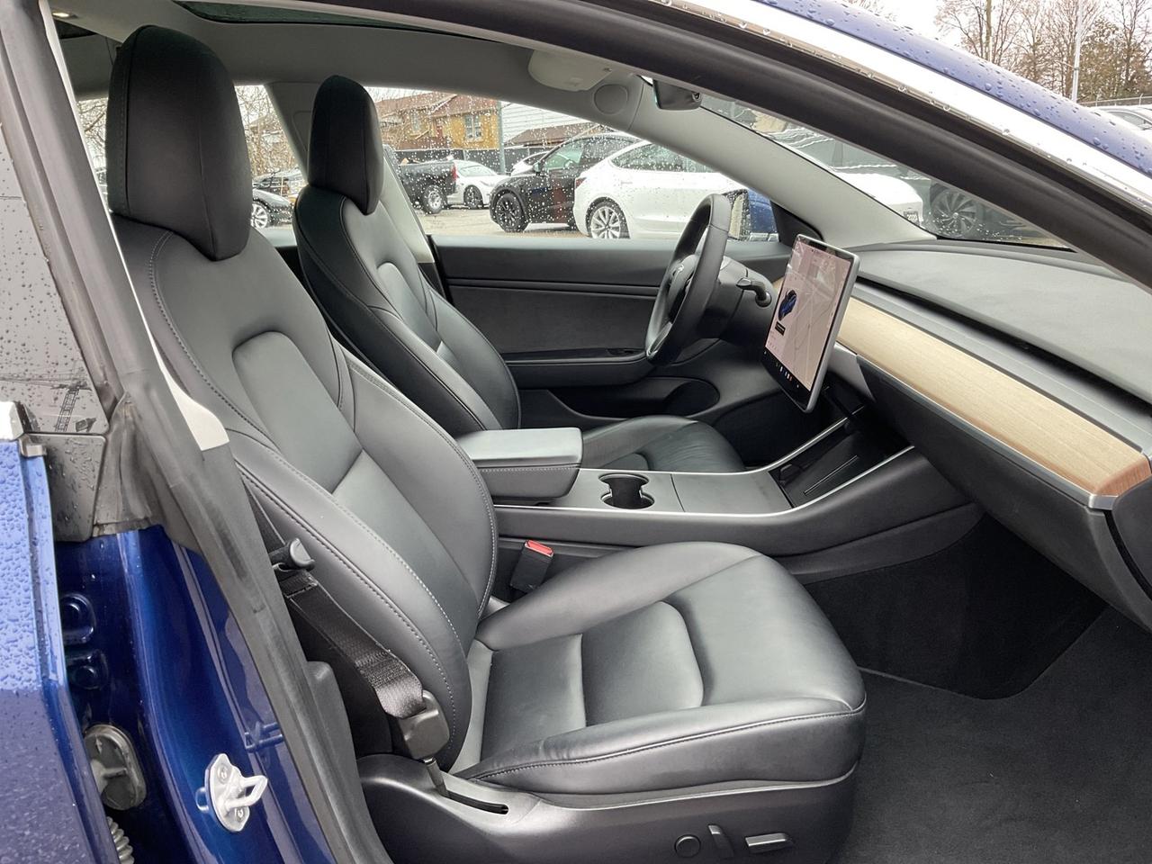 2020 Tesla Model 3 LONGE RANGE AWD - LEATHER! NAV! CAMERAS! LOW EV RA Photo