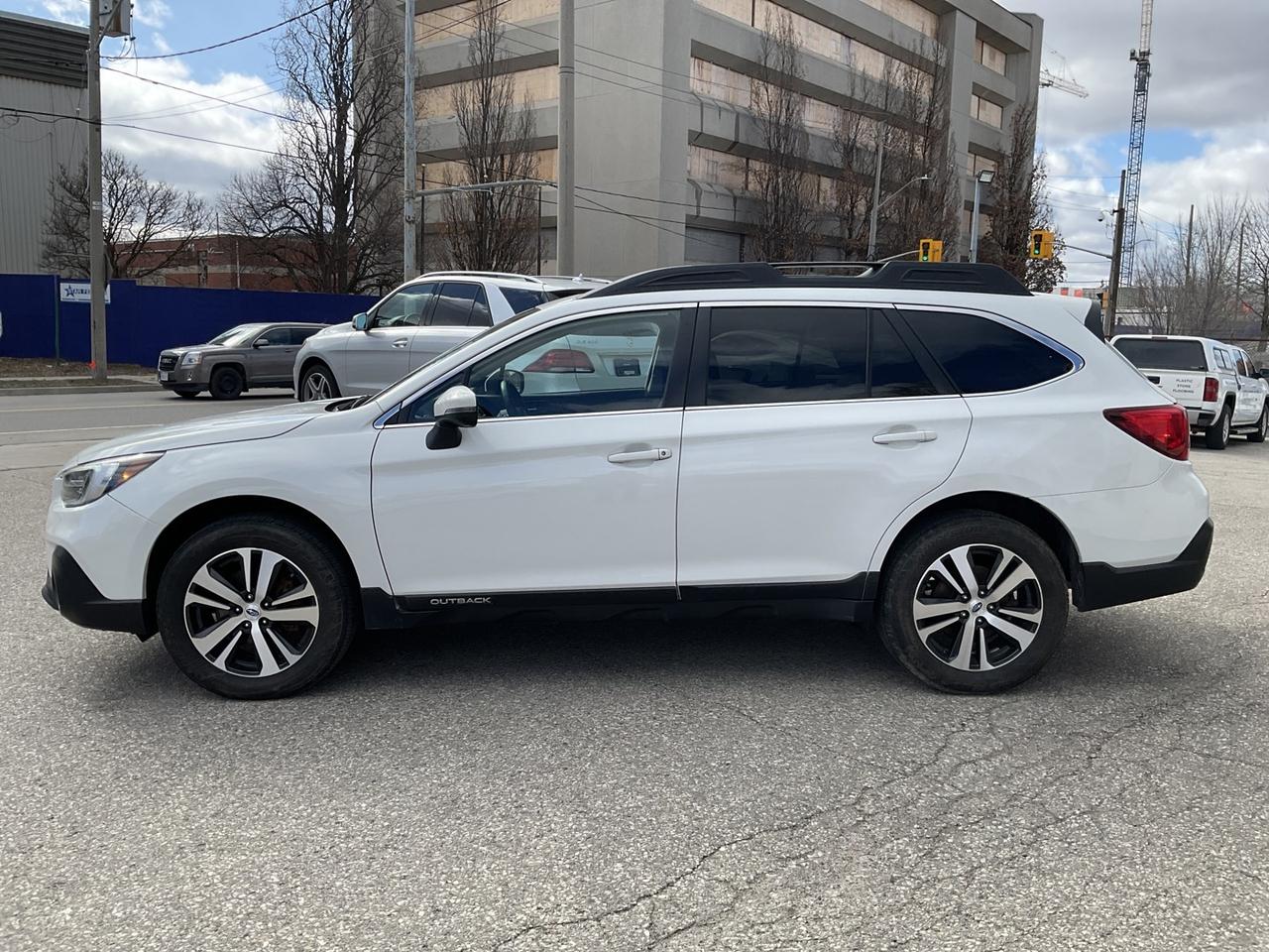 2019 Subaru Outback 2.5i Limited W/ Eye Sight Pkg - LEATHER! NAV! BACK Photo3