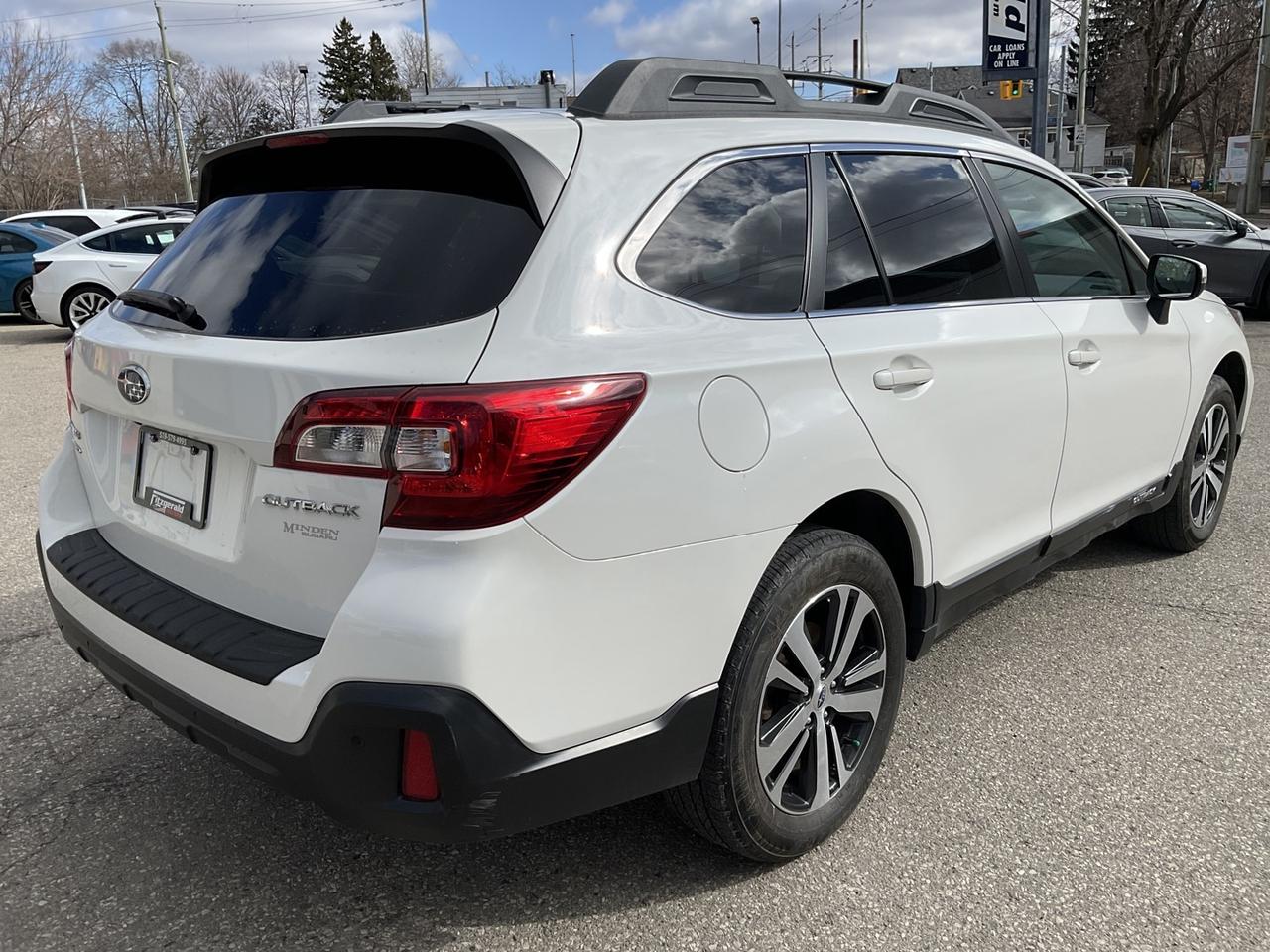 2019 Subaru Outback 2.5i Limited W/ Eye Sight Pkg - LEATHER! NAV! BACK Photo