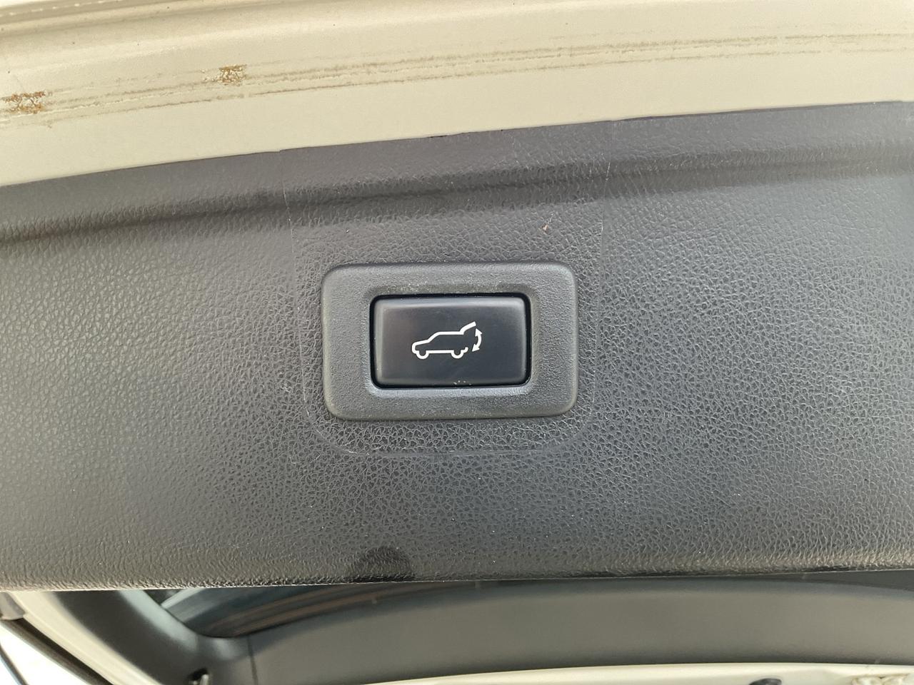 2019 Subaru Outback 2.5i Limited W/ Eye Sight Pkg - LEATHER! NAV! BACK Photo