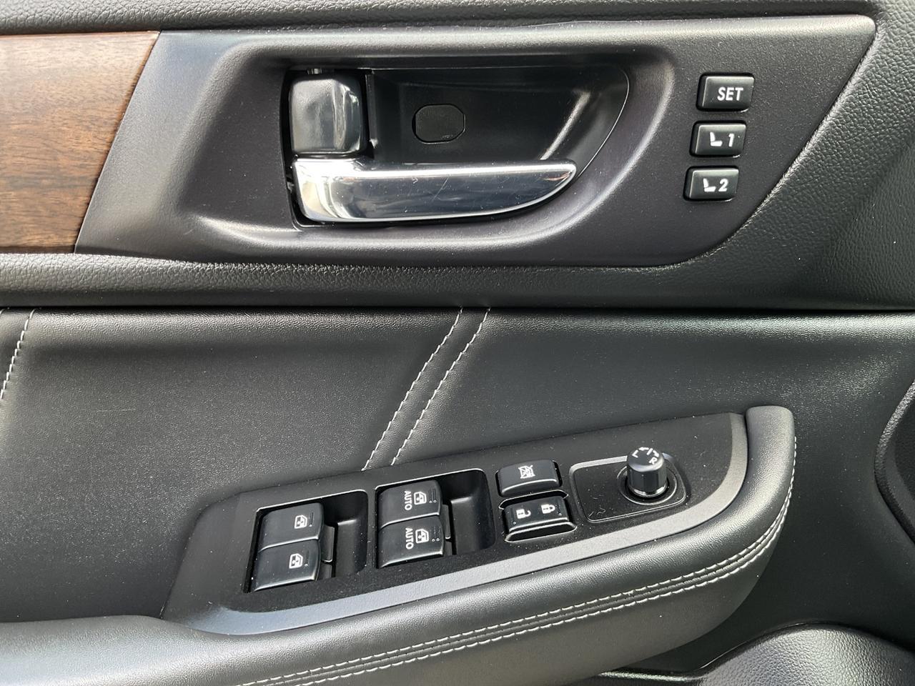 2019 Subaru Outback 2.5i Limited W/ Eye Sight Pkg - LEATHER! NAV! BACK Photo