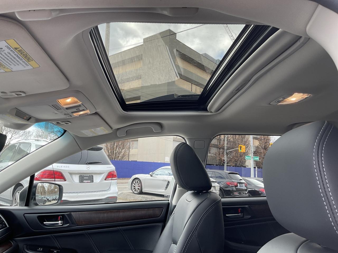 2019 Subaru Outback 2.5i Limited W/ Eye Sight Pkg - LEATHER! NAV! BACK Photo