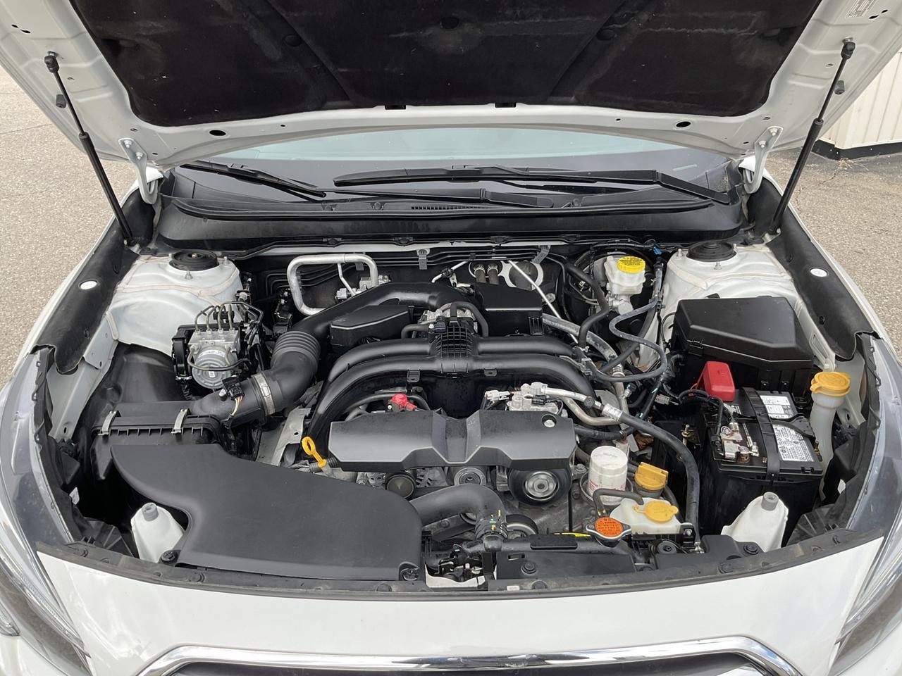 2019 Subaru Outback 2.5i Limited W/ Eye Sight Pkg - LEATHER! NAV! BACK Photo