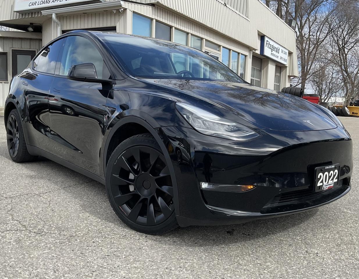 2022 Tesla Model Y Long Range AWD - LEATHER! NAV! CAMERAS! LOW EV RAT Photo