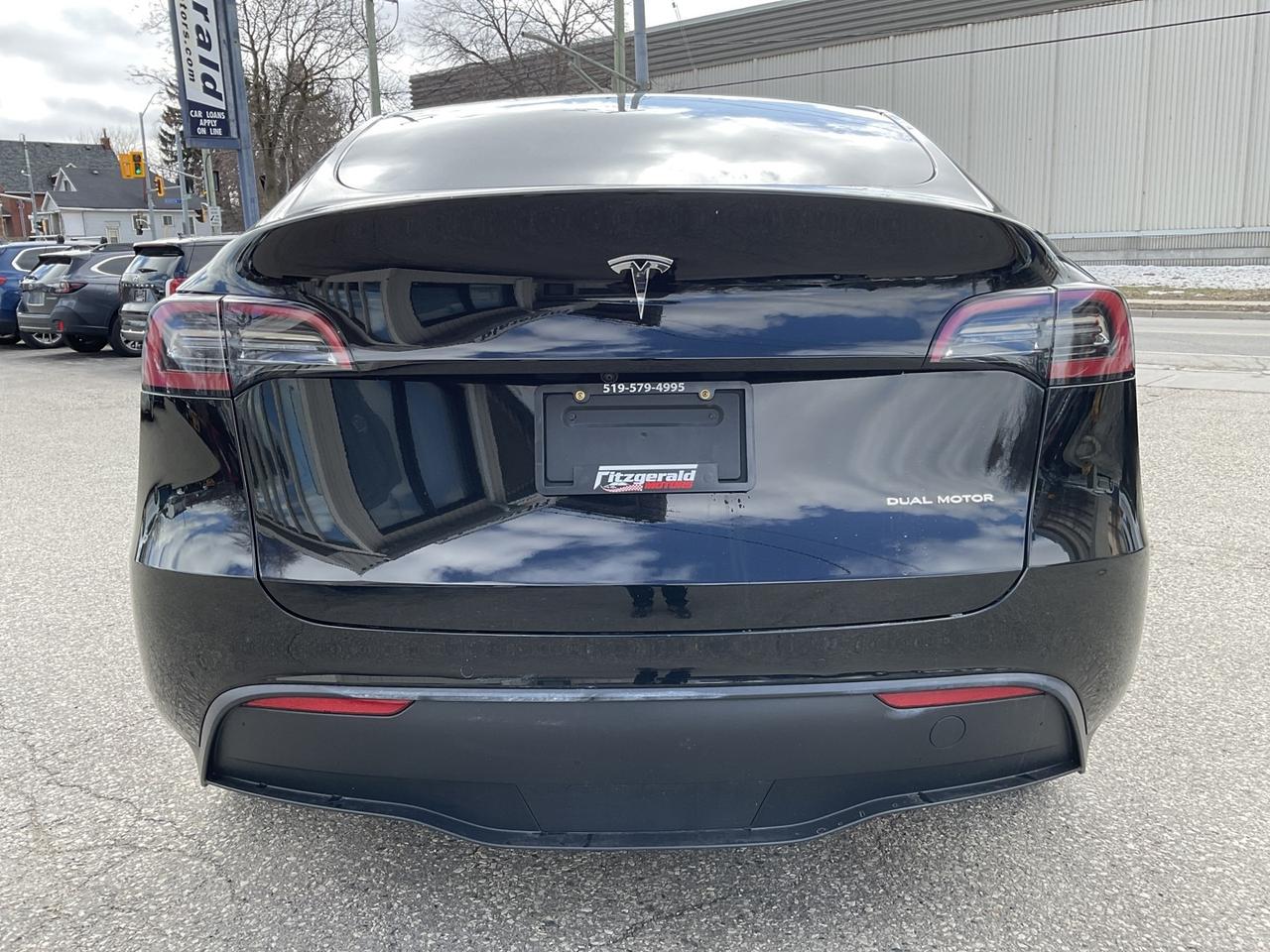 2022 Tesla Model Y Long Range AWD - LEATHER! NAV! CAMERAS! LOW EV RAT Photo