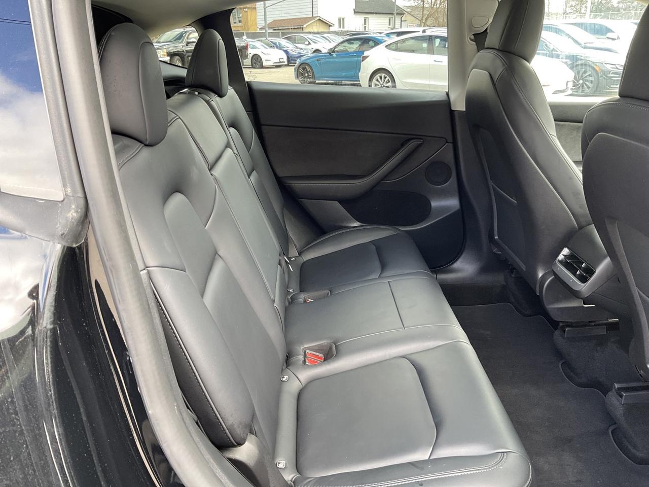 2022 Tesla Model Y Long Range AWD - LEATHER! NAV! CAMERAS! LOW EV RAT Photo