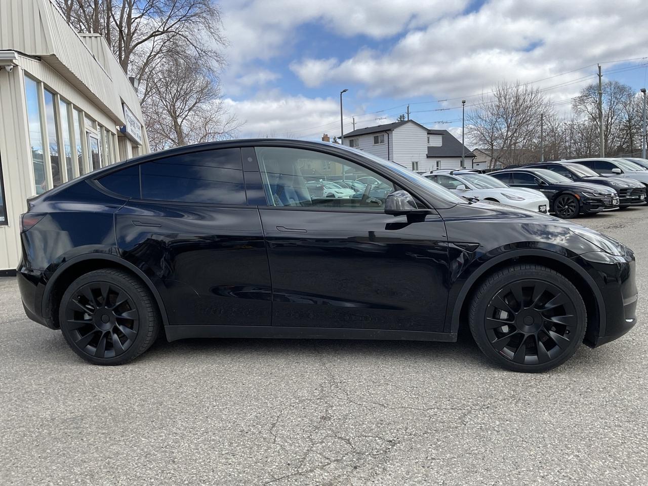 2022 Tesla Model Y Long Range AWD - LEATHER! NAV! CAMERAS! LOW EV RAT Photo