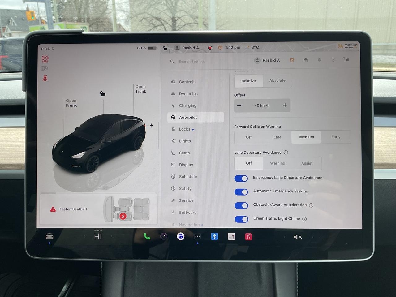2022 Tesla Model Y Long Range AWD - LEATHER! NAV! CAMERAS! LOW EV RAT Photo