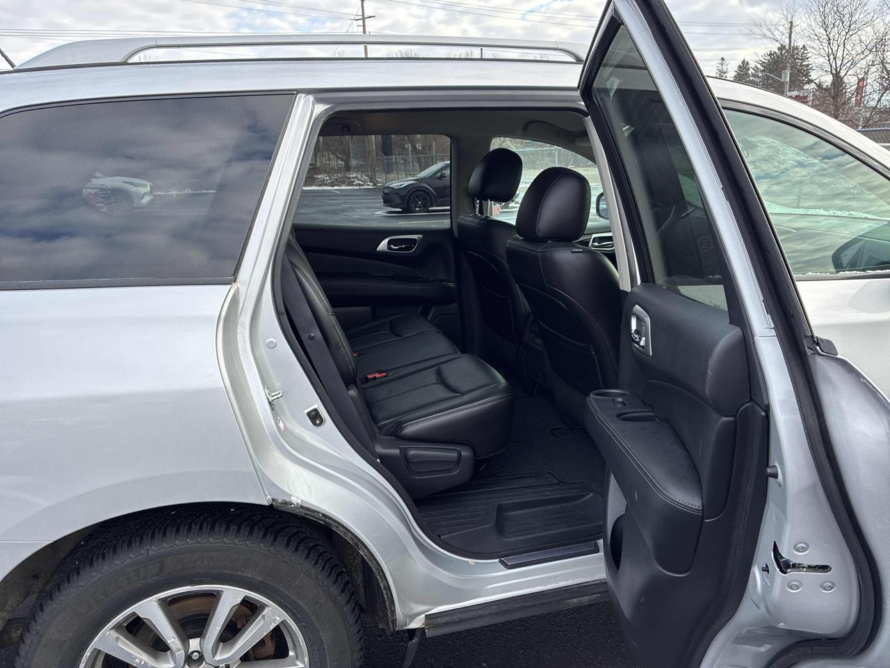 2014 Nissan Pathfinder 4WD 4dr SL Clean CarFax Finance Available Trade OK Photo