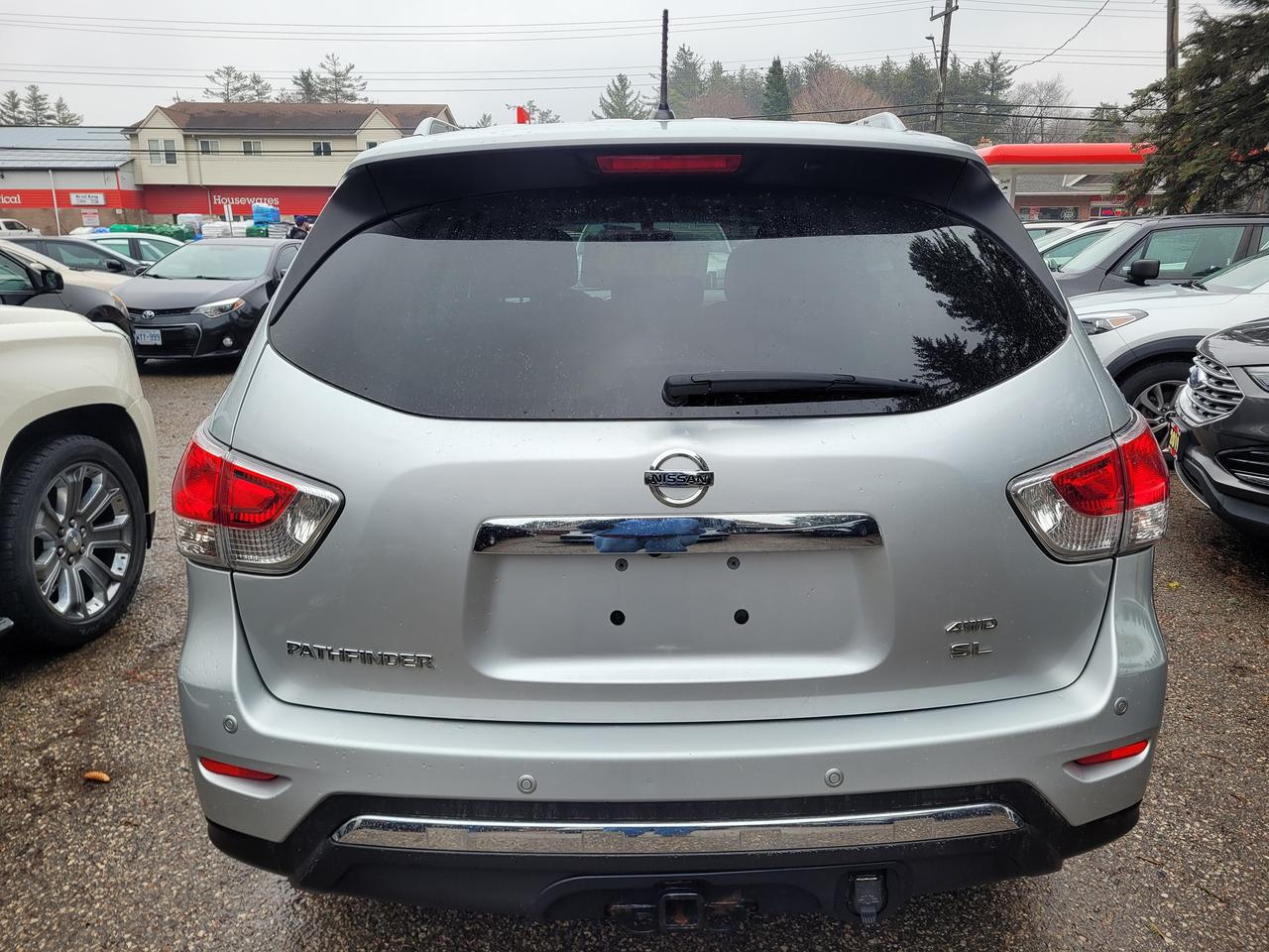 2014 Nissan Pathfinder 4WD 4dr SL Clean CarFax Finance Available Trade OK Photo2